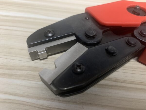CUSTOM FERRULE PLIERS FOR SEALING OF ELECTRICITY METERS